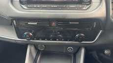 Nissan Qashqai 1.3 DiG-T MH Acenta Premium 5dr Petrol Hatchback